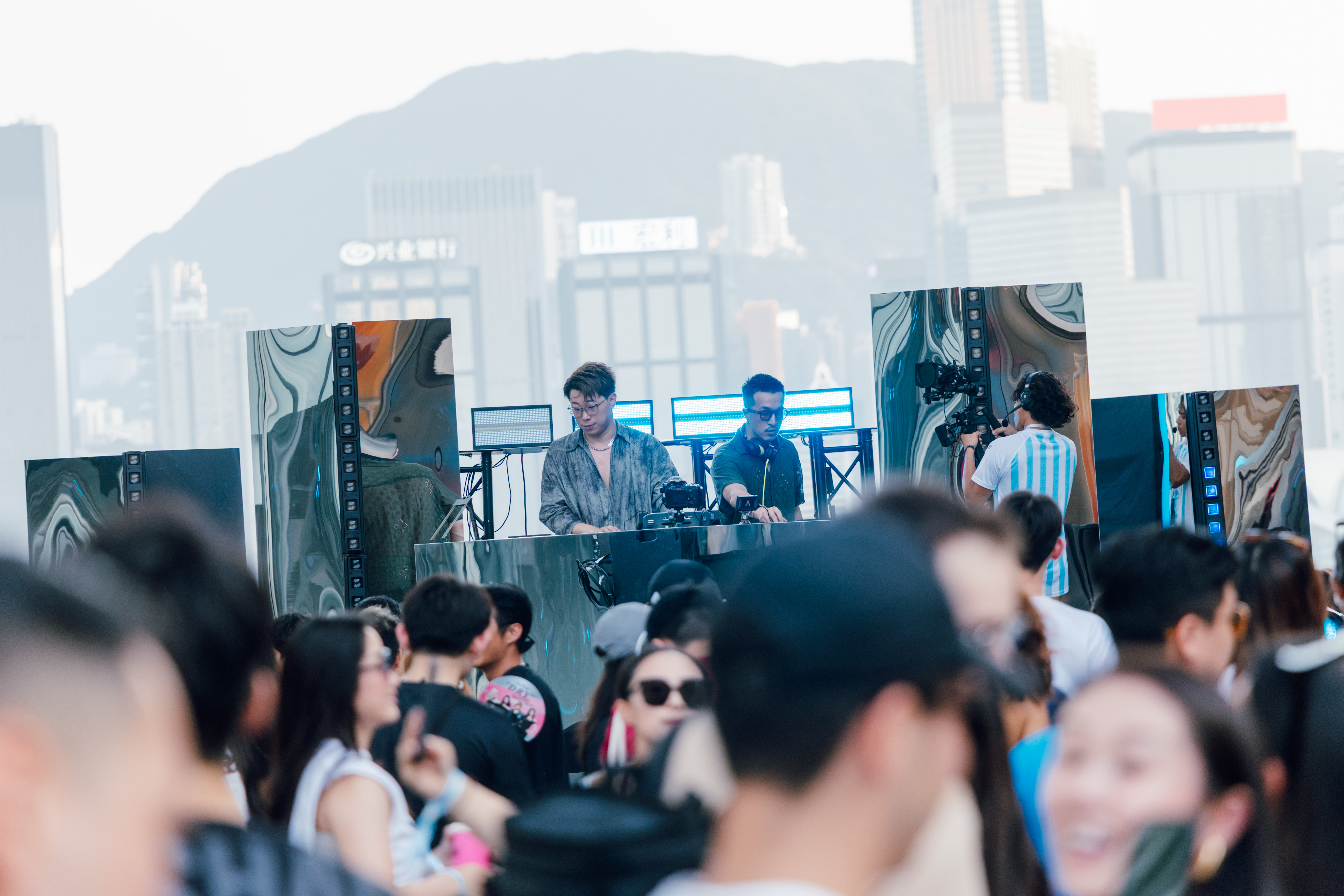 SNEAKOUT Hong Kong Skyline